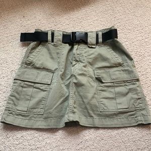 American Eagle buckle skirt